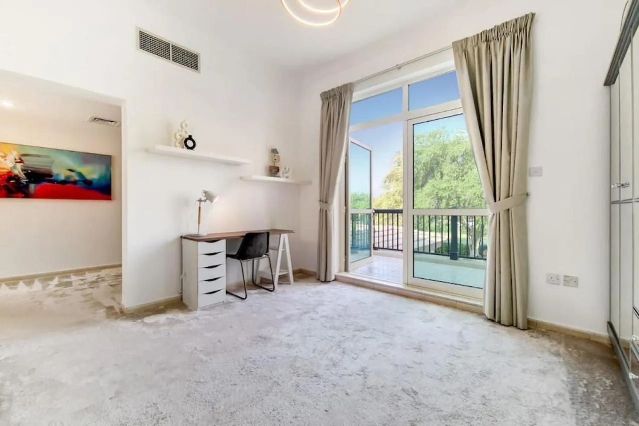 Villa, Jumeirah Islands - Modest Four Bedroom Villa دبي 0*,