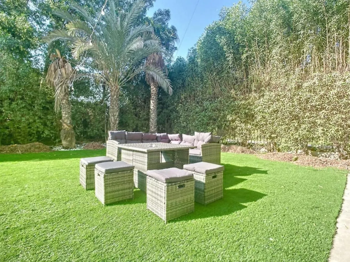 Villa, Jumeirah Islands - Modest Four Bedroom Villa دبي